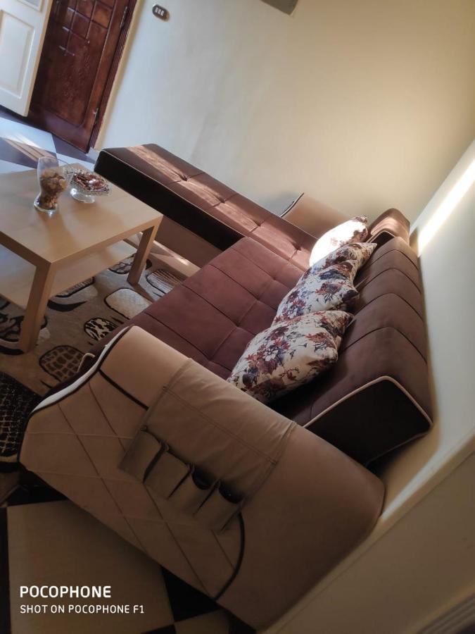 كلاسيك بمساحة خضراء قريبة من الحصري Apartment *